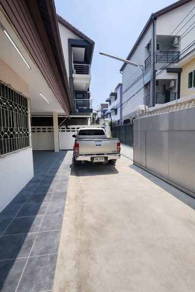 ไม่พบโครงการ, Bangkok, มหาวิทยาลัยราชภัฏบ้านสมเด็จเจ้าพระยา 200 ม., Hi Runruche, Thon Buri, Bangkok, 7 Bedrooms, 240 sqm, Single Detached House For Rent, by ณัฐพงศ์ สุนทรอรุณ, 500282414 - DDproperty.com