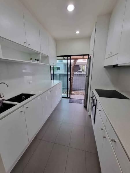 Baan Lumpini Suanluang Rama 9 Phase 2, Bangkok, Chaloem Phrakiat Rama 9 Road, Prawet, Prawet, Bangkok, 3 Bedrooms, 310 sqm, Single Detached House For Rent, by Forty-Six Real Estate Group, 500282421 - DDproperty.com