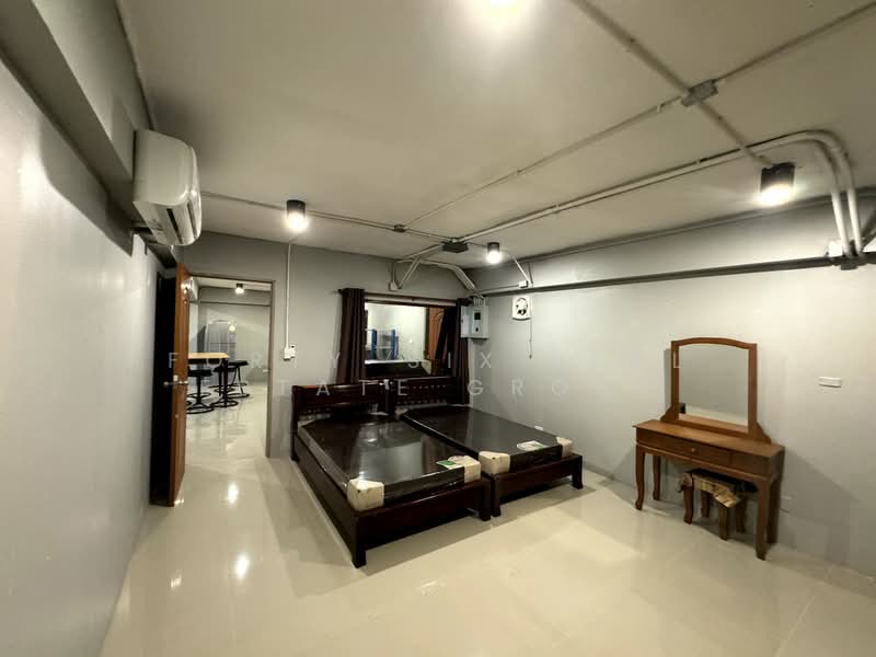 ตึกรีโนเวทย่านห้วยขวาง 6ชั้น, Bangkok, Huai Khwang, Huai Khwang, Bangkok, , 2,000 sqm, Shophouse For Rent, by Forty-Six Real Estate Group, 500282503 - DDproperty.com