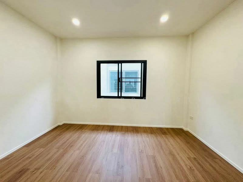 Townhouse for sale in Ruean Kaew Village, Saha Group, Sriracha., Chon Buri (Pattaya), Nong - Kham, Si Racha, Chon Buri (Pattaya), 2 Bedrooms, 68 sqm, Townhouse For Sale, by A House Property Co.,Ltd., 500282510 - DDproperty.com