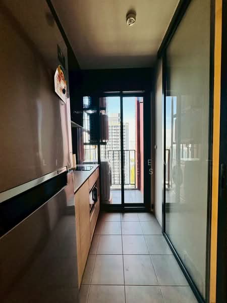 The Base Garden Rama 9, Bangkok, 18 Rama 9 Road, Hua Mak, Bang Kapi, Bangkok, 1 Bedroom, 30 sqm, Condo For Sale, by Living Real Estates, 500282596 - DDproperty.com