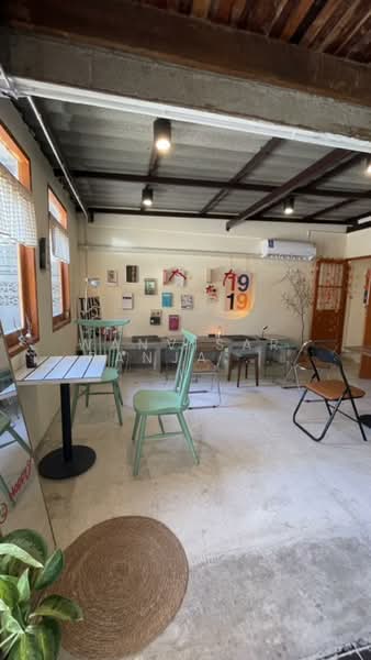 ขาย - บ้านเดี่ยวพร้อมพื้นที่ธุรกิจ ร้านกาแฟ พระราม 9 เนื้อที่ 63 ตรว., กรุงเทพ