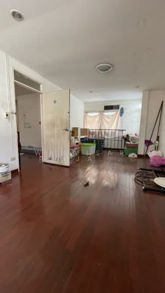 ขาย - บ้านเดี่ยวพร้อมพื้นที่ธุรกิจ ร้านกาแฟ พระราม 9 เนื้อที่ 63 ตรว., กรุงเทพ