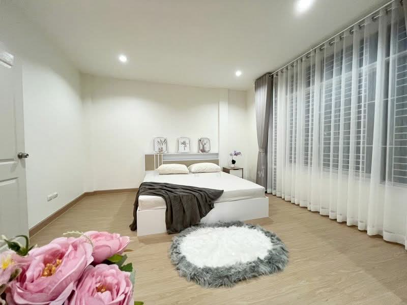 ขายทาวน์โฮมรีโนเวทใหม่ทั้งหลัง ม.เดอะเซ็นทร้ล2 หนองยายบู่ ศรีราชา, Chon Buri (Pattaya), Nong - Kham, Si Racha, Chon Buri (Pattaya), 3 Bedrooms, 80 sqm, Townhouse For Sale, by Dusit Saengfa, 500282618 - DDproperty.com