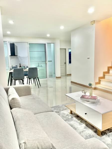 ขายทาวน์โฮมรีโนเวทใหม่ทั้งหลัง ม.เดอะเซ็นทร้ล2 หนองยายบู่ ศรีราชา, Chon Buri (Pattaya), Nong - Kham, Si Racha, Chon Buri (Pattaya), 3 Bedrooms, 80 sqm, Townhouse For Sale, by Dusit Saengfa, 500282618 - DDproperty.com