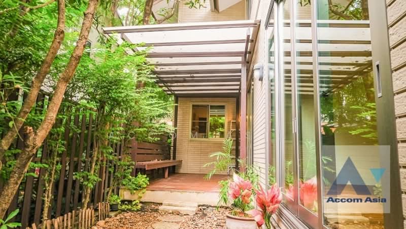For Rent - Pet friendly 3 Bedrooms House for Rent in Sukhumvit, Bangkok near BTS Phrom Phong, Bangkok