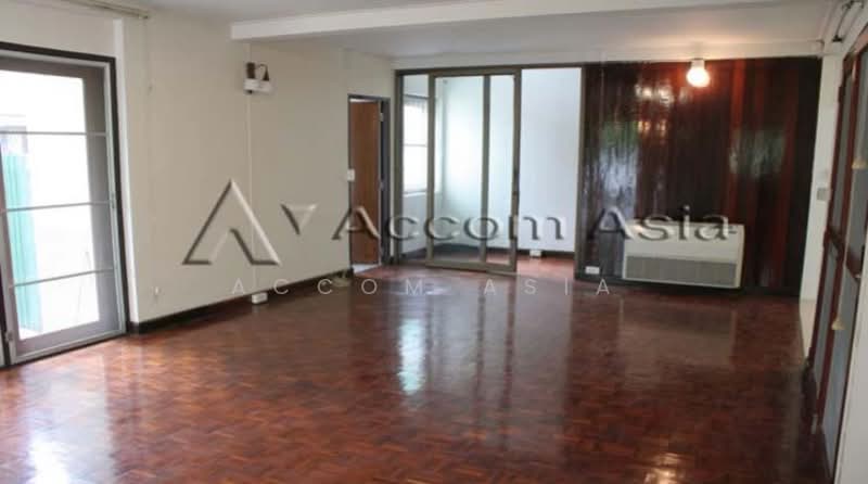For Rent - Pet friendly 2 Bedrooms House for Rent in Sukhumvit, Bangkok near MRT Sukhumvit - BTS Asok at House, Bangkok