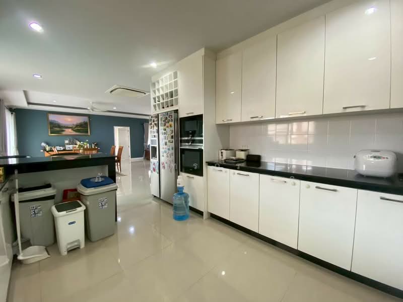 Lakeside Court 5, Chon Buri (Pattaya), Poong, Bang Lamung (Pattaya), Chon Buri (Pattaya), 4 Bedrooms, 300 sqm, Single Detached House For Sale, by ภัทรภร ภัทรเดชดำรงค์, 500282694 - DDproperty.com