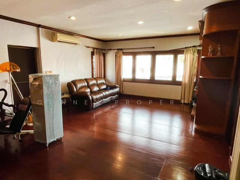 Traditional teakwood house located in Lat Phrao 48, Bangkok, -, Samsen Nok, Huai Khwang, Bangkok, 4 Bedrooms, 400 sqm, Single Detached House For Rent, by Connex Property, 500282734 - DDproperty.com