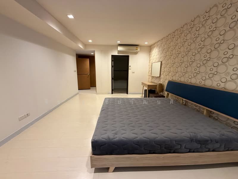 Royal Castle Sukhumvit, Bangkok, 30 Soi Sukhumvit 39, Khlongtoei Nua, Watthana, Bangkok, 3 Bedrooms, 165 sqm, Condo For Sale, by Jirayu Chaiyawattanasiri, 500282741 - DDproperty.com