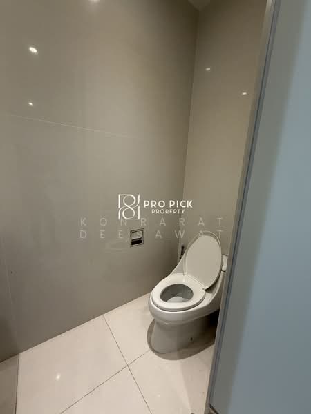 Vittorio 39, Bangkok, 8 Sukhumvit, Khlong Tan Nua, Watthana, Bangkok, 2 Bedrooms, 141 sqm, Condo For Rent, by Konrarat Deesawat, 500282755 - DDproperty.com