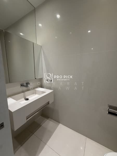Vittorio 39, Bangkok, 8 Sukhumvit, Khlong Tan Nua, Watthana, Bangkok, 2 Bedrooms, 141 sqm, Condo For Rent, by Konrarat Deesawat, 500282755 - DDproperty.com