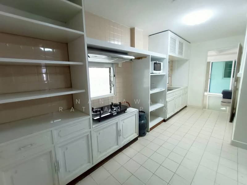 House for Rent just walk distance to Nimman rd. and MAYA Shopping mall, Chiang Mai, Chang Phuak, Muang Chiang Mai, Chiang Mai, 6 Bedrooms, 450 sqm, Single Detached House For Rent, by Nantawan Rattanapong, 500282761 - DDproperty.com