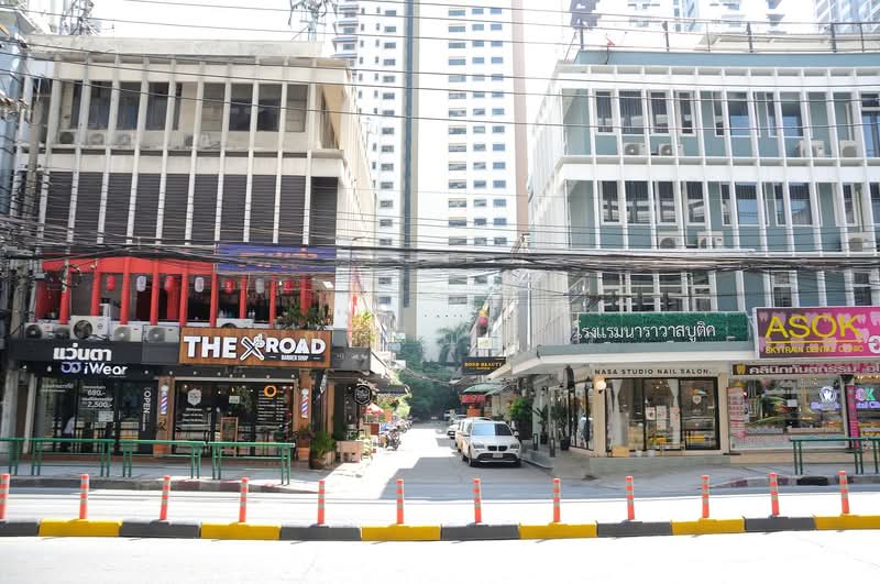 For Sale - ขายอาคารพาณิชย์ 4 ชั้น ทำเลดี ใกล้ BTS อโศก และ มศว เพียง 850 ม., Bangkok