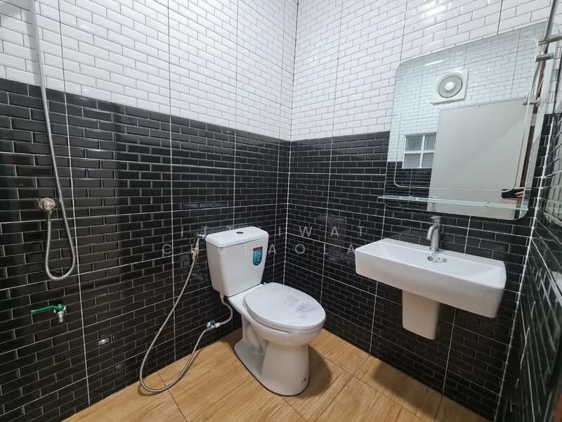 Nattakarn Village, Bangkok, Sai Mai, Sai Mai, Bangkok, 3 Bedrooms, 210 sqm, Townhouse For Sale, by Itthiwat Chulaolan, 500282905 - DDproperty.com
