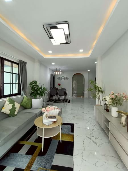 Poonsinh Thani 3, Bangkok, Rat Phatthana Road, Khlong Song Ton Nun, Lat Krabang, Bangkok, 3 Bedrooms, 120 sqm, Townhouse For Sale, by นภัสศรณ์ วงศ์สินไทยกร (นันท์), 500282925 - DDproperty.com