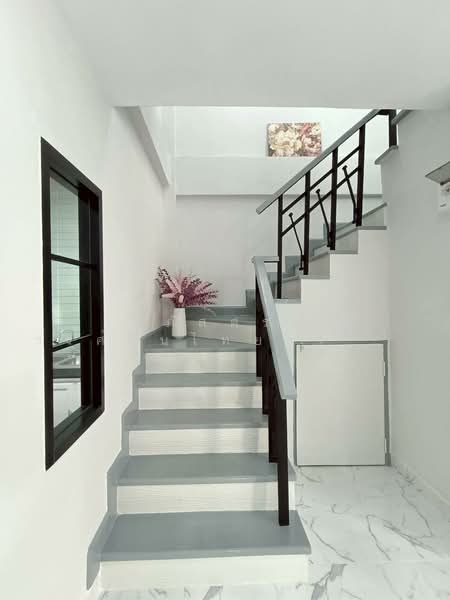 Poonsinh Thani 3, Bangkok, Rat Phatthana Road, Khlong Song Ton Nun, Lat Krabang, Bangkok, 3 Bedrooms, 120 sqm, Townhouse For Sale, by นภัสศรณ์ วงศ์สินไทยกร (นันท์), 500282925 - DDproperty.com