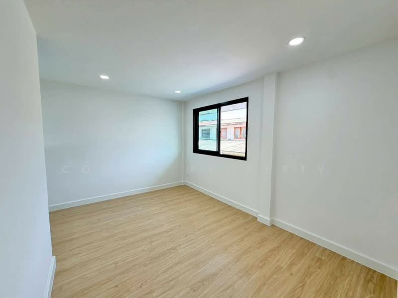 One and a half story townhouse , Soi Ngamwongwan 35, Nonthaburi, -, Bang Kra So, Muang Nonthaburi, Nonthaburi, 3 Bedrooms, 80 sqm, Townhouse For Sale, by Connex Property, 500283029 - DDproperty.com