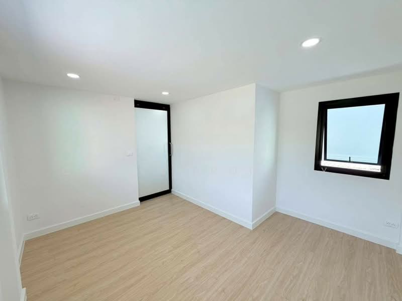 One and a half story townhouse , Soi Ngamwongwan 35, Nonthaburi, -, Bang Kra So, Muang Nonthaburi, Nonthaburi, 3 Bedrooms, 80 sqm, Townhouse For Sale, by Connex Property, 500283029 - DDproperty.com