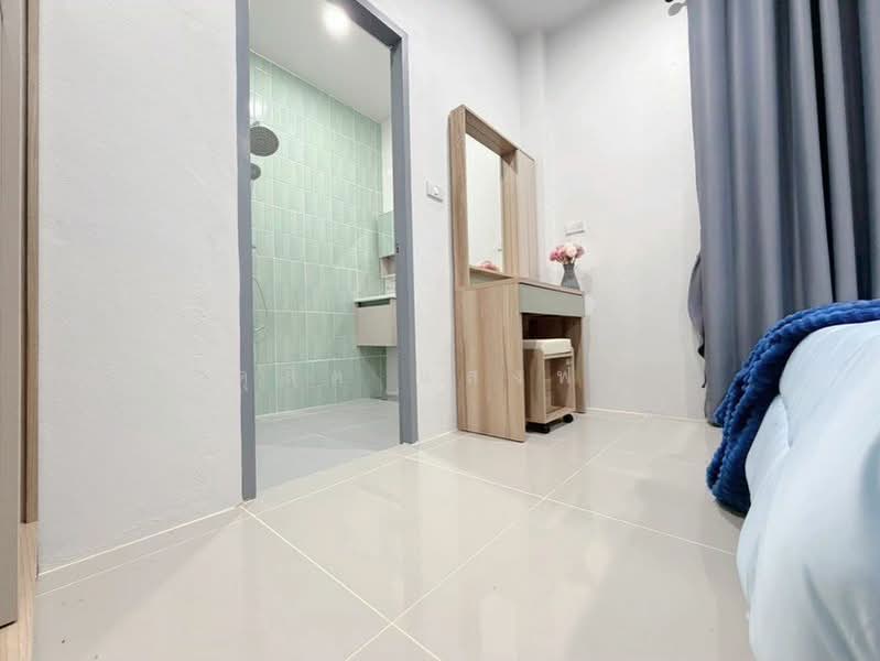 ขาย - ขายทาวน์โฮมรีโนเวทใหม่ แปลงหัวมุม ม.เจ้าพระยา บึงวรกิจ ศรีราชา, ชลบุรี