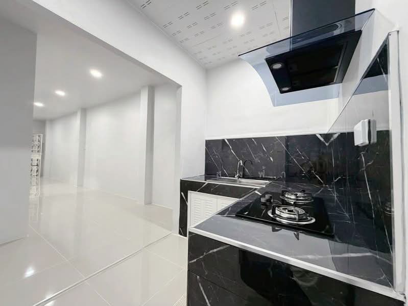For Sale - ขายทาวน์โฮมรีโนเวทใหม่ แปลงหัวมุม ม.เจ้าพระยา บึงวรกิจ ศรีราชา, Chon Buri (Pattaya)