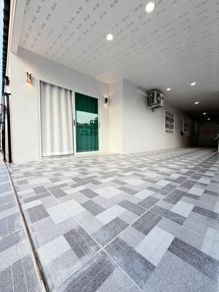 For Sale - ขายทาวน์โฮมรีโนเวทใหม่ แปลงหัวมุม ม.เจ้าพระยา บึงวรกิจ ศรีราชา, Chon Buri (Pattaya)