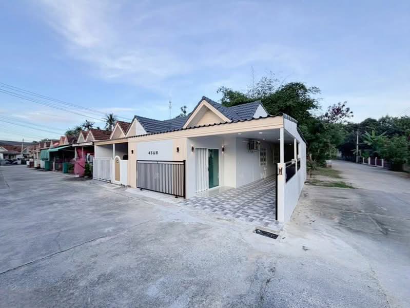 For Sale - ขายทาวน์โฮมรีโนเวทใหม่ แปลงหัวมุม ม.เจ้าพระยา บึงวรกิจ ศรีราชา, Chon Buri (Pattaya)