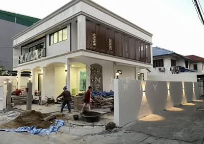 ขาย - บ้านเดี่ยวหลังมุม ซอยนวมินทร์ 127, กรุงเทพ