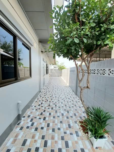 Baan Manorom Place 7 Lam Luk Ka Klong 8, Pathum Thani, -, Lam Luk Ka, Lam Luk Ka, Pathum Thani, 5 Bedrooms, 200 sqm, Single Detached House For Sale, by Connex Property, 500283103 - DDproperty.com