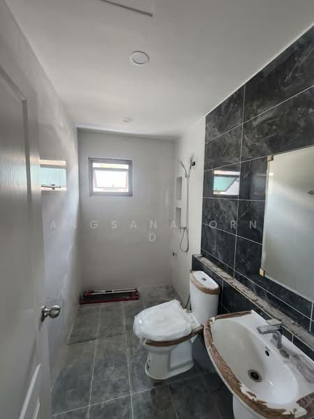 Burasiri Sanambinnam, Nonthaburi, Sanambinnam Road, Tha-Sai, Muang Nonthaburi, Nonthaburi, 3 Bedrooms, 196 sqm, Single Detached House For Sale, by Angsanaporn D, 500283267 - DDproperty.com