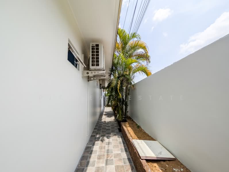 Pool Villa for Sale Huay Yai East Pattaya, Chon Buri (Pattaya), Bang Lamung, Bang Lamung (Pattaya), Chon Buri (Pattaya), 5 Bedrooms, 255 sqm, Villa For Sale, by PLC real estate, 500283268 - DDproperty.com