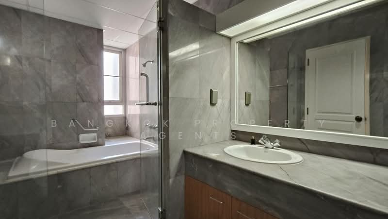 Krungthep Thani Tower, Bangkok, 56 Soi Sukhumvit 24, Khong Tan, Khlong Toei, Bangkok, 3 Bedrooms, 230 sqm, Condo For Rent, by BANGKOK PROPERTY AGENTS, 500283280 - DDproperty.com