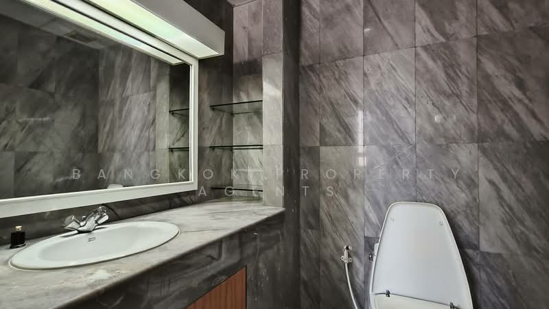 Krungthep Thani Tower, Bangkok, 56 Soi Sukhumvit 24, Khong Tan, Khlong Toei, Bangkok, 3 Bedrooms, 230 sqm, Condo For Rent, by BANGKOK PROPERTY AGENTS, 500283280 - DDproperty.com