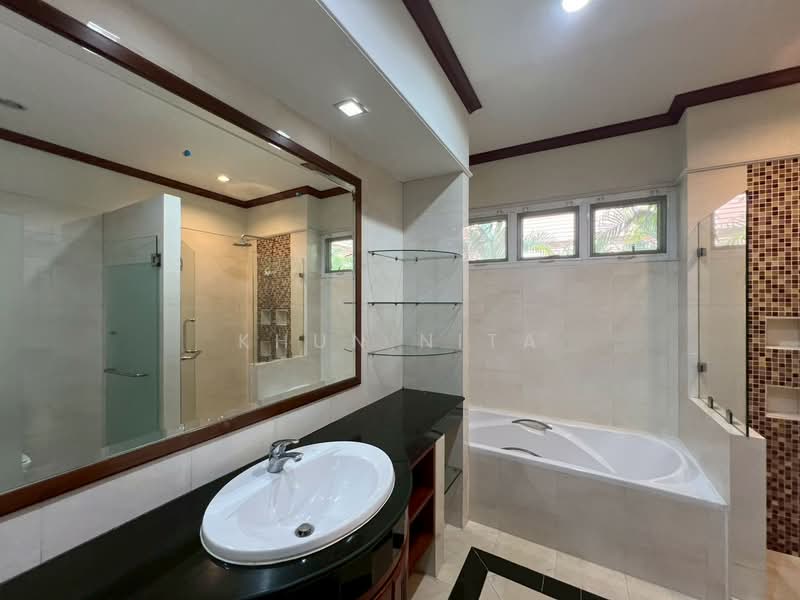 For Rent - Rare Find! Spacious House for Rent in Prime Bangkok Location, Bangkok