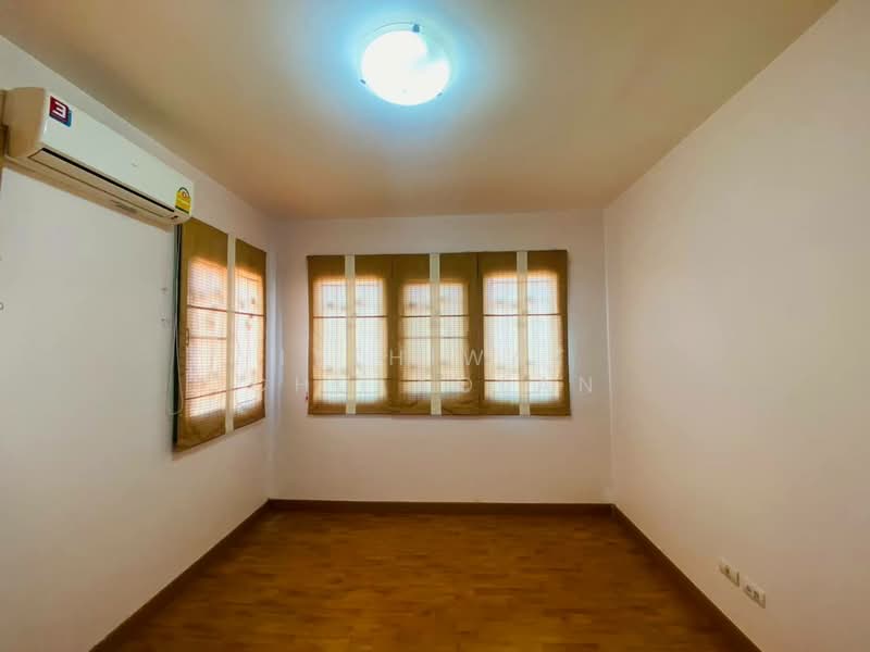 Pruksa Village 1 Lumlukka Klong 6, Pathum Thani, Soi Bueng Kham Phroi, Bung Kham Proi, Lam Luk Ka, Pathum Thani, 4 Bedrooms, 216 sqm, Single Detached House For Sale, by Itthiwat Chulaolan, 500283318 - DDproperty.com