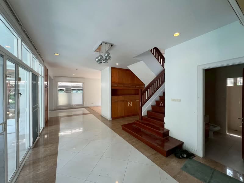 Family-Friendly House | Easy Access to BTS, Bangkok, Khong Tan, Khlong Toei, Bangkok, 4 Bedrooms, 400 sqm, Single Detached House For Rent, by Khun Nita, 500283328 - DDproperty.com