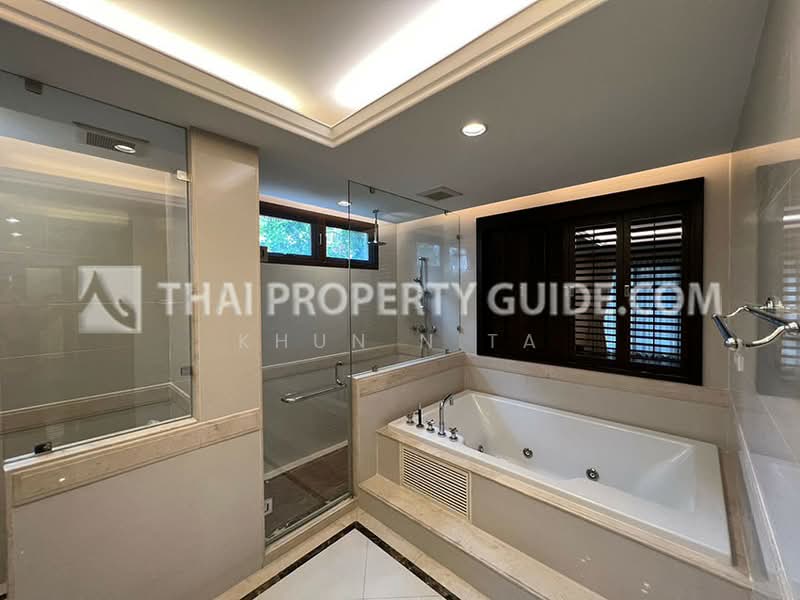 Modern Compound House with Private Space | Perfect for Expat Families, Bangkok, Khlong Toei, Khlong Toei, Bangkok, 4 Bedrooms, 800 sqm, Single Detached House For Rent, by Khun Nita, 500283345 - DDproperty.com