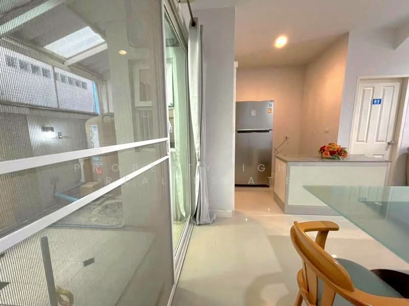 Baan Klang Krung Sathorn - North South Road : บ้านกลางกรุง สาทร-ถนนเหนือใต้, กรุงเทพ, บางโคล่, บางคอแหลม, กรุงเทพ, 200 ตร.ม., ทาวน์เฮ้าส์ ให้เช่า, โดย PROPERTYSIGHTS REAL ESTATE, 500283377 - DDproperty.com