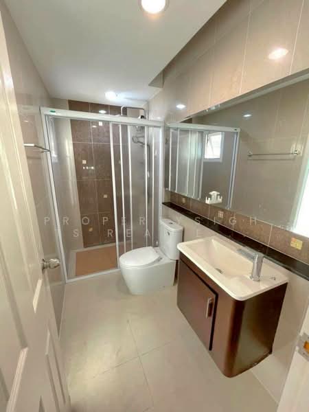 Baan Klang Krung Sathorn - North South Road : บ้านกลางกรุง สาทร-ถนนเหนือใต้, กรุงเทพ, บางโคล่, บางคอแหลม, กรุงเทพ, 200 ตร.ม., ทาวน์เฮ้าส์ ให้เช่า, โดย PROPERTYSIGHTS REAL ESTATE, 500283377 - DDproperty.com