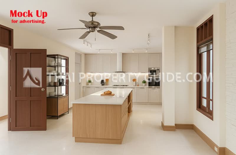 ให้เช่า - Large Detached House for Rent | Perfect for Families in Ekkamai, กรุงเทพ