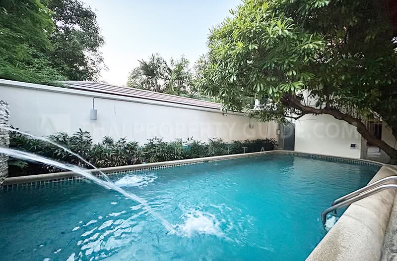 Large Detached House for Rent | Perfect for Families in Ekkamai, Bangkok, Khlong Tan Nua, Watthana, Bangkok, 4 Bedrooms, 600 sqm, Single Detached House For Rent, by Khun Nita, 500283412 - DDproperty.com