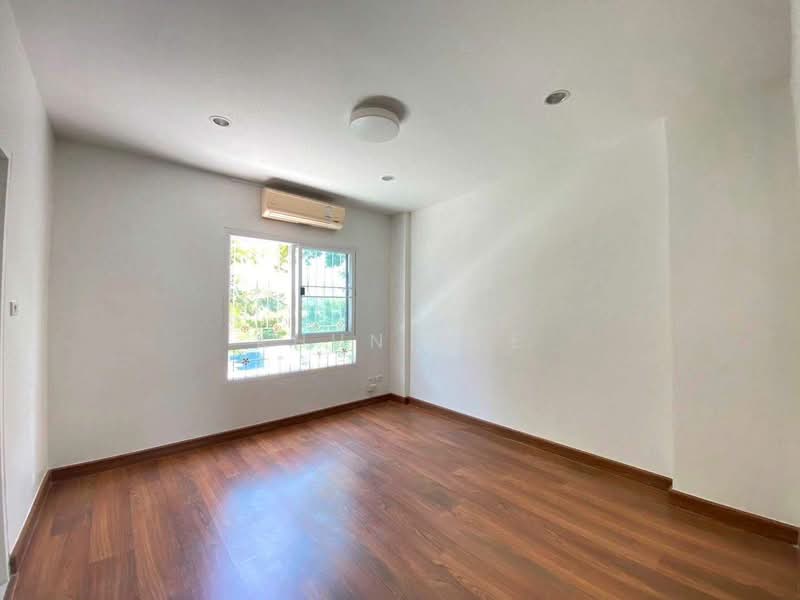 Townhome for rent Lat Phrao 71 ( SPSEVE1891 ), Bangkok, นาคนิวาส, Lat Phrao, Lat Phrao, Bangkok, 4 Bedrooms, 225 sqm, Townhouse For Rent, by Khun Eve, 500283448 - DDproperty.com