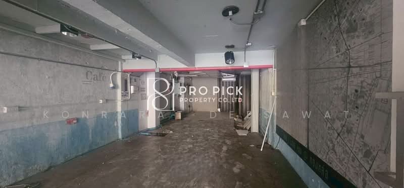 For Rent - Shophouse For Rent at main street Thonglo BTS Thonglo, Bangkok