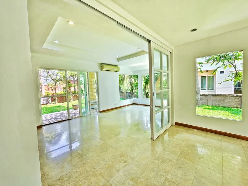 Laddarom Ratchaphruek-Pinklao, Bangkok, Ratchaphruek-Pinklao Road, Taling Chan, Taling Chan, Bangkok, 4 Bedrooms, 265 sqm, Single Detached House For Sale, by ณัฐคม เกิดอนันต์, 500283678 - โซนรับแขก ลัดดารมย์ ราชพฤกษ์-ปิ่นเกล้า - DDproperty.com