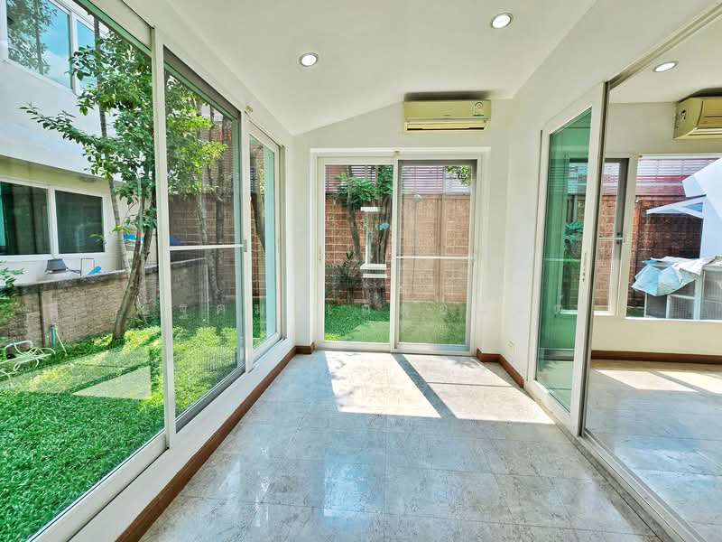 Laddarom Ratchaphruek-Pinklao, Bangkok, Ratchaphruek-Pinklao Road, Taling Chan, Taling Chan, Bangkok, 4 Bedrooms, 265 sqm, Single Detached House For Sale, by ณัฐคม เกิดอนันต์, 500283678 -  ห้องรับแขก ลัดดารมย์ ราชพฤกษ์-ปิ่นเกล้า - DDproperty.com