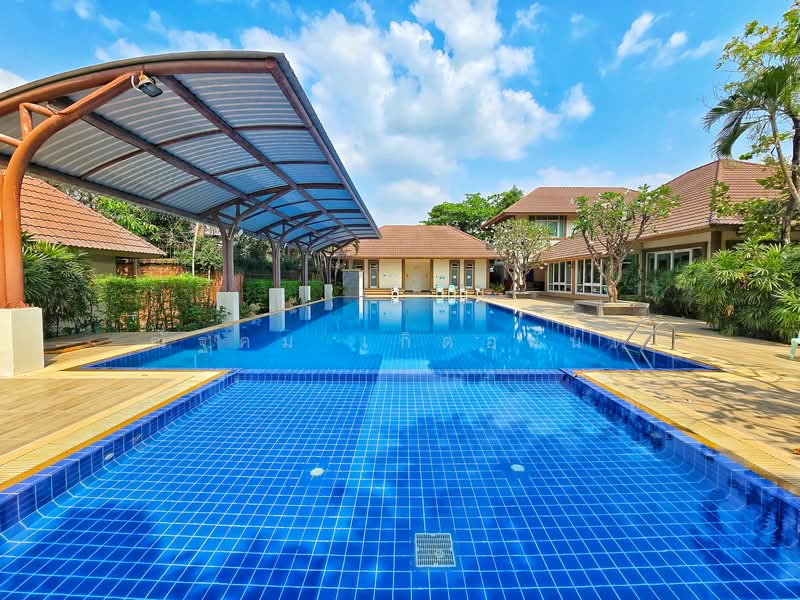 Laddarom Ratchaphruek-Pinklao, Bangkok, Ratchaphruek-Pinklao Road, Taling Chan, Taling Chan, Bangkok, 4 Bedrooms, 265 sqm, Single Detached House For Sale, by ณัฐคม เกิดอนันต์, 500283678 - สระว่ายน้ำ ลัดดารมย์ ราชพฤกษ์-ปิ่นเกล้า - DDproperty.com
