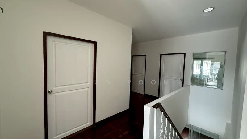 For Sale/Rent: Newly Renovated 4-Storey Home Office near BTS Phra Khanong (SPSSR201), Bangkok, สุขุมวิท71, Phra Kanong Nua, Watthana, Bangkok, Studio, 350 sqm, Townhouse For Sale, by Khun Poon, 500283712 - DDproperty.com