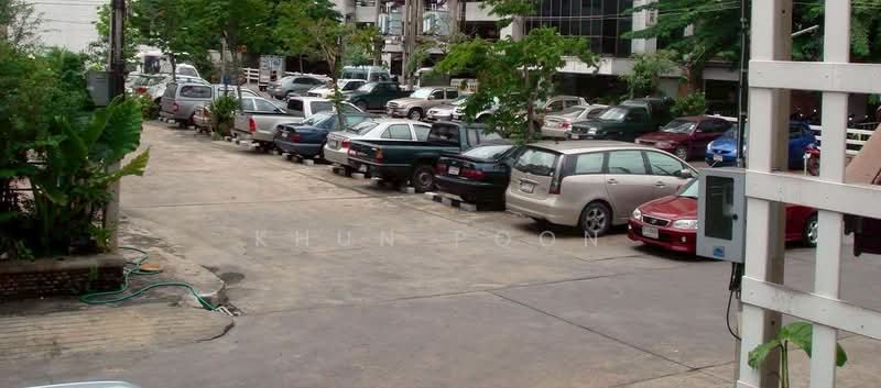 For Sale/Rent: Newly Renovated 4-Storey Home Office near BTS Phra Khanong (SPSSR201), Bangkok, สุขุมวิท71, Phra Kanong Nua, Watthana, Bangkok, Studio, 350 sqm, Townhouse For Sale, by Khun Poon, 500283712 - DDproperty.com