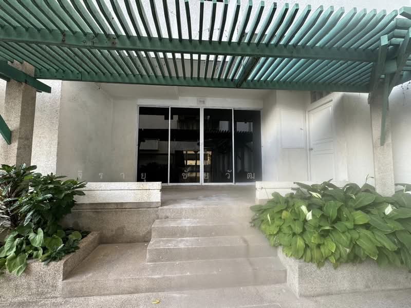 Supalai Place Sukhumvit 39, Bangkok, 175-179 Soi Sukhumvit 39 Sukhumvit Road, Khlong Tan Nua, Watthana, Bangkok, 4 Bedrooms, 219 sqm, Condo For Sale, by Jirayu Chaiyawattanasiri, 500283751 - DDproperty.com
