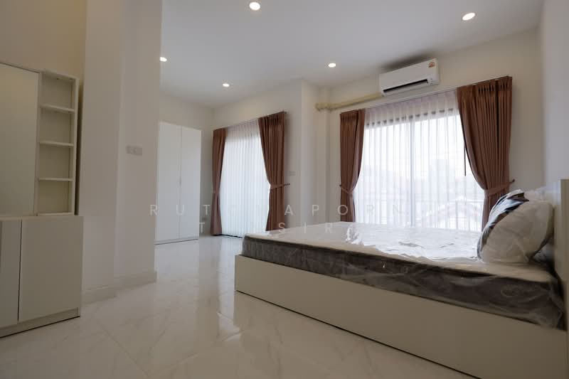 บ้านในโครงการ ให้เช่า – ใกล้เซ็นทรัลแอร์พอร์ต เพียง 10 นาที ค่าเช่า 23,000 บาท / เดือน No.9H1045, Chiang Mai, Pa Daet, Muang Chiang Mai, Chiang Mai, 3 Bedrooms, 100 sqm, Single Detached House For Rent, by Rutchaporn Tunsiri, 500283886 - DDproperty.com